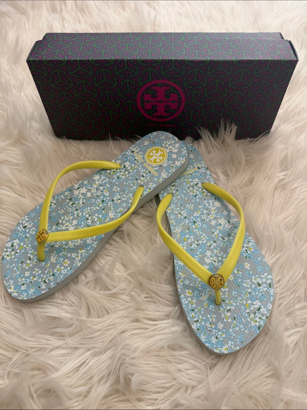 Tory Burch Yellow-Strap Floral Print Flip Flops on Light Blue Footbed Sz 9